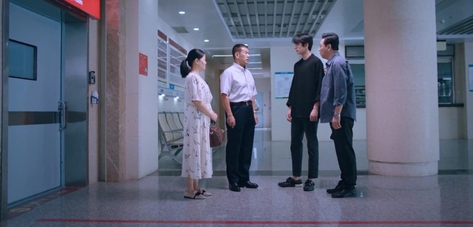 Đàm Tùng Vận thưởng nóng 2 anh nội y đỏ chói loá để thi đâu trúng đó ở Lấy Danh Nghĩa Người Nhà tập 8 - Ảnh 16. Đàm Tùng Vận thưởng nóng 2 anh nội y đỏ chói loá để thi đâu trúng đó ở Lấy Danh Nghĩa Người Nhà tập 8 - Ảnh 16.