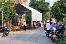 Mâu thuẫn trong bữa trưa, chồng đâm vợ tử vong