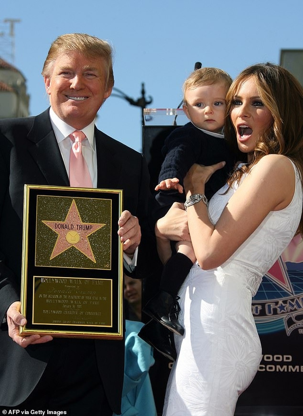 Cậu út nhà Trump cao 2,01m, phong thái ngày càng chững chạc - 3 Cậu út nhà Trump cao 2,01m, phong thái ngày càng chững chạc - 3