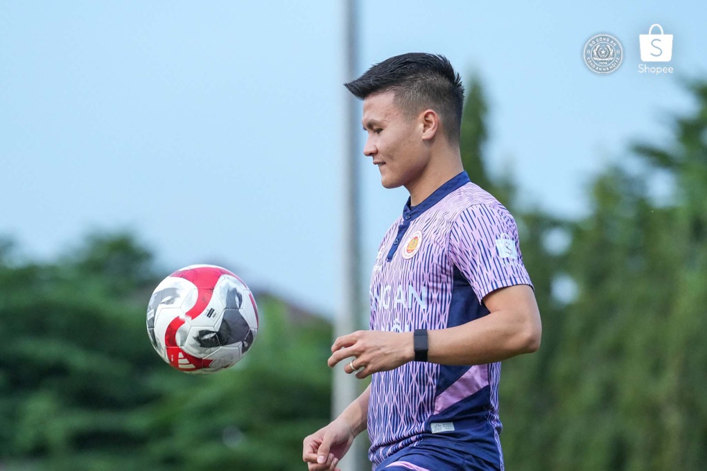 Kiatisuk có hành động bất ngờ, có thể giúp CLB CAHN thắng Buriram United - 2 Kiatisuk có hành động bất ngờ, có thể giúp CLB CAHN thắng Buriram United - 2