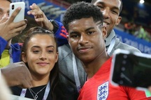 Ngắm cô bạn gái vừa có tài lại vừa có sắc của Marcus Rashford