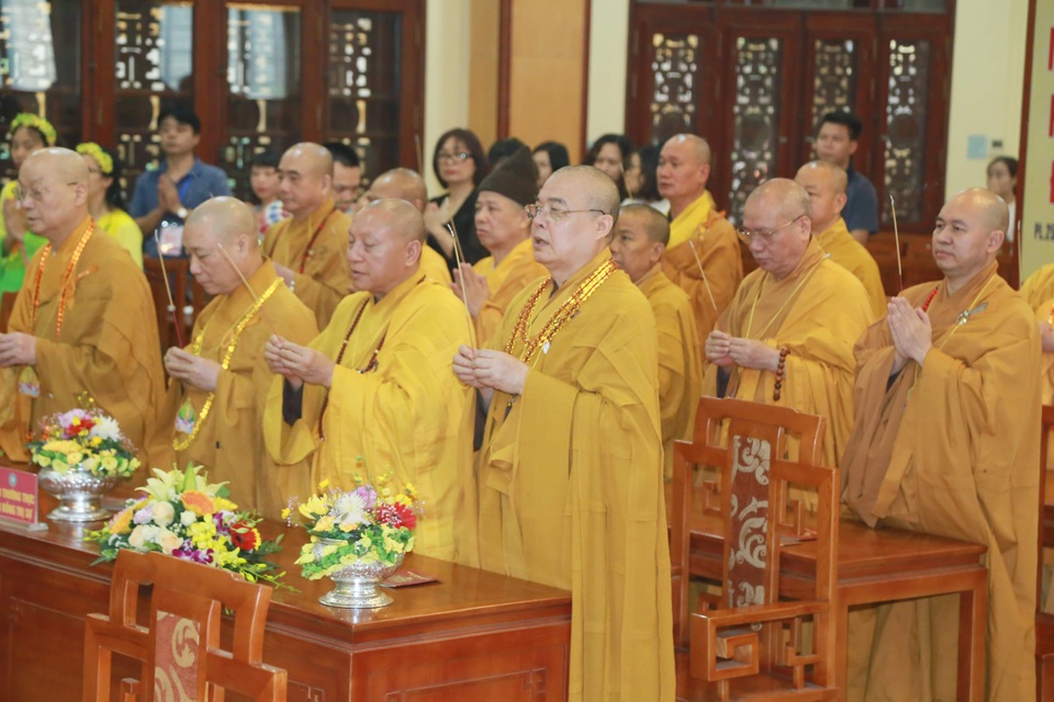 Lễ Phật đản đặc biệt ở chùa Quán Sứ - Hà Nội - 3 Lễ Phật đản đặc biệt ở chùa Quán Sứ - Hà Nội - 3