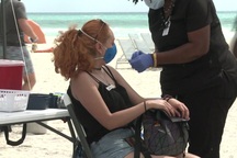 Rộ "mốt" du lịch nước ngoài tiêm vắc xin, chuyên gia cảnh báo rủi ro