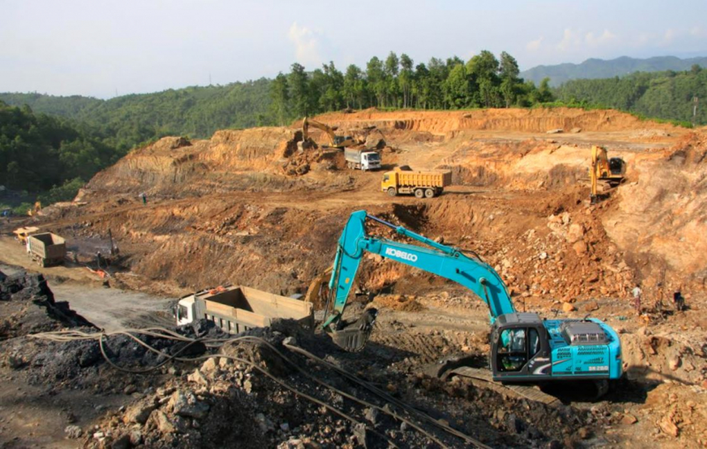 Khởi tố, bắt tạm giam 2 nguyên Phó Chủ tịch tỉnh Lào Cai - 2 Khởi tố, bắt tạm giam 2 nguyên Phó Chủ tịch tỉnh Lào Cai - 2