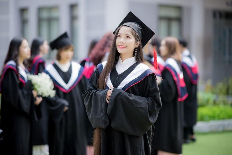 Nữ sinh ĐH Văn hóa nuôi mái tóc dài hơn 1 mét trong suốt 14 năm - 8 Nữ sinh ĐH Văn hóa nuôi mái tóc dài hơn 1 mét trong suốt 14 năm - 8