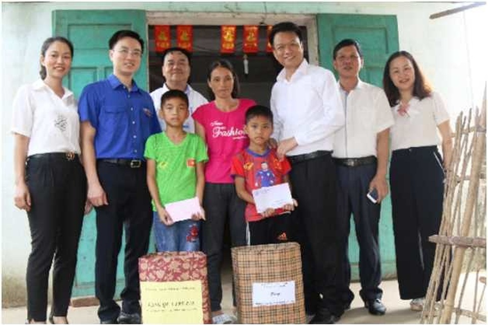 Quảng Ninh: Khoảng 400 trẻ em có hoàn cảnh khó khăn tiếp tục được hỗ trợ - 2 Quảng Ninh: Khoảng 400 trẻ em có hoàn cảnh khó khăn tiếp tục được hỗ trợ - 2