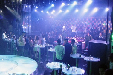 Đột kích quán bar, phát hiện hàng chục người dương tính với ma túy