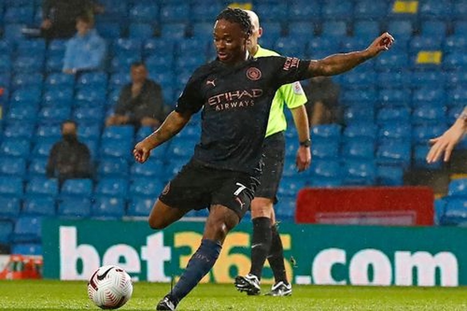 Xà ngang hỗ trợ Man City hòa Leeds United - 2 Xà ngang hỗ trợ Man City hòa Leeds United - 2