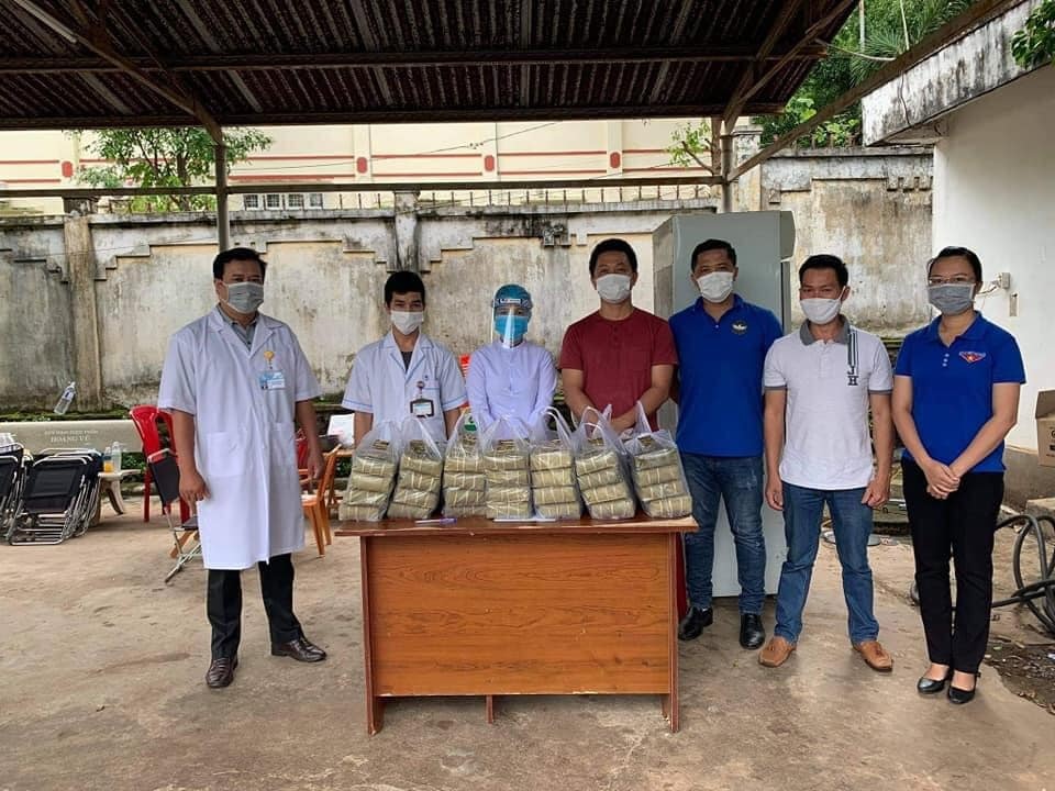 Đắk Lắk: Thầy giáo gói cả trăm chiếc bánh chưng gửi vào khu cách ly - 8 Đắk Lắk: Thầy giáo gói cả trăm chiếc bánh chưng gửi vào khu cách ly - 8
