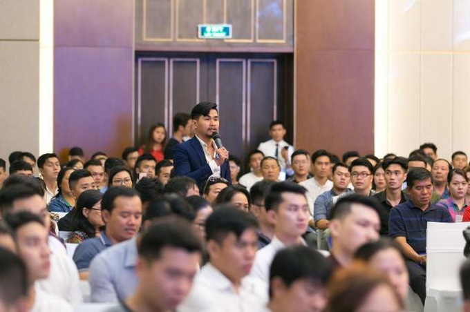 Giới trẻ Việt khắp thế giới đổ về Việt Nam học phi công - Ảnh 4. Giới trẻ Việt khắp thế giới đổ về Việt Nam học phi công - Ảnh 4.