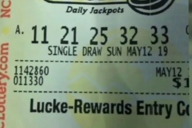 Chiếc vé số 30 ngàn đồng được tặng, hóa món quà trị giá...30 tỷ đồng