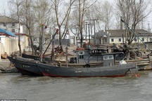 Tàu Nga cứu 3 thuyền viên tàu cá Triều Tiên trôi dạt trên biển