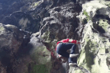 "Nữ người nhện" tay không leo vách đá 108m, cao ngang 30 tầng ở Trung Quốc