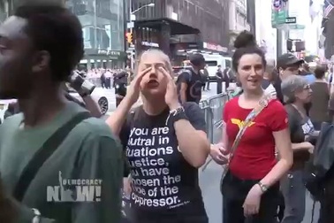 Biểu tình rầm rộ sau phát ngôn gây tranh cãi của Tổng thống Trump