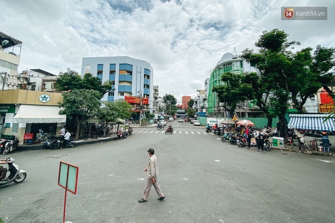Cận cảnh con đường sẽ được cải tạo thành phố đi bộ thứ 3 ở Sài Gòn với chiều dài 100 mét - Ảnh 4. Cận cảnh con đường sẽ được cải tạo thành phố đi bộ thứ 3 ở Sài Gòn với chiều dài 100 mét - Ảnh 4.