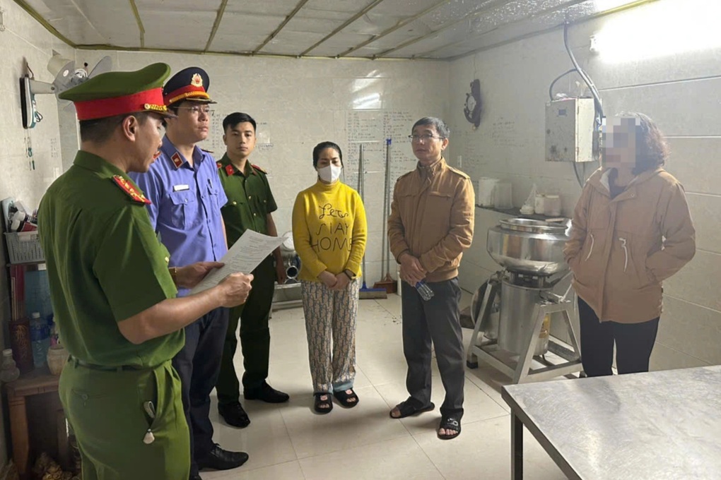 Đôi vợ chồng sản xuất 1 tấn giò chả chứa hàn the có thể bị xử lý ra sao? - 2 Đôi vợ chồng sản xuất 1 tấn giò chả chứa hàn the có thể bị xử lý ra sao? - 2