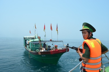 6 tháng phát hiện hơn 200 tàu cá Trung Quốc xâm phạm vùng biển Việt Nam