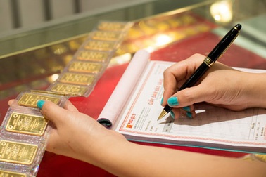 Vàng “đấu thầu” vẫn tiếp tục đắt khách 