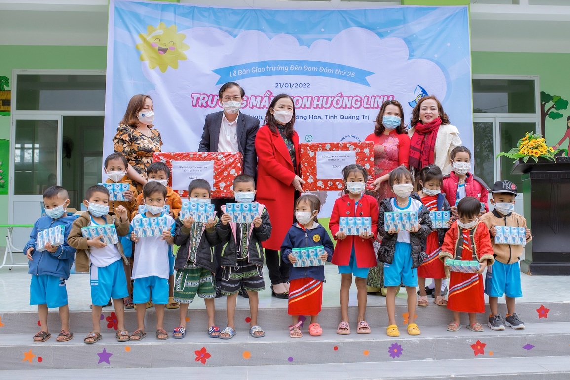 25 năm FrieslandCampina Việt Nam và công trình Đèn Đom Đóm thứ 25 - 2 25 năm FrieslandCampina Việt Nam và công trình Đèn Đom Đóm thứ 25 - 2