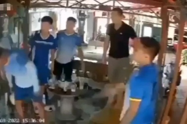 Nam thanh niên bị đánh tử vong bằng điếu cày