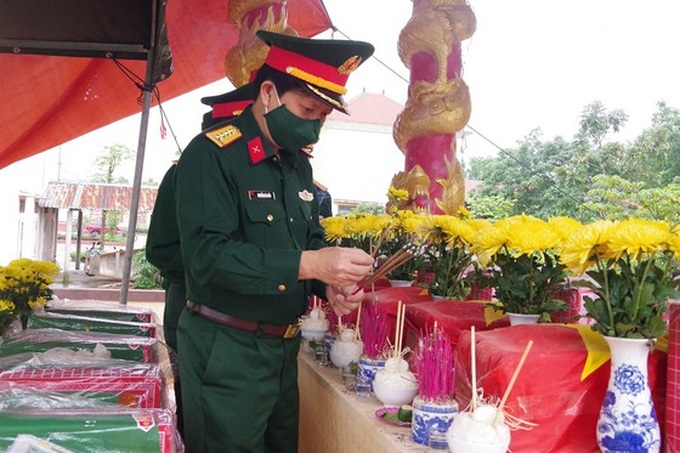 Hài cốt liệt sĩ được đưa về quàn tại Nhà bia ghi danh liệt sĩ xã Vĩnh Sơn, huyện Vĩnh Linh. Nguồn: CAND