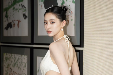 Tiểu hoa đán 24 tuổi nghi bị lộ clip nhạy cảm, đối mặt làn sóng chỉ trích