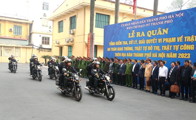 Lực lượng Cảnh sát cơ động ra quân.