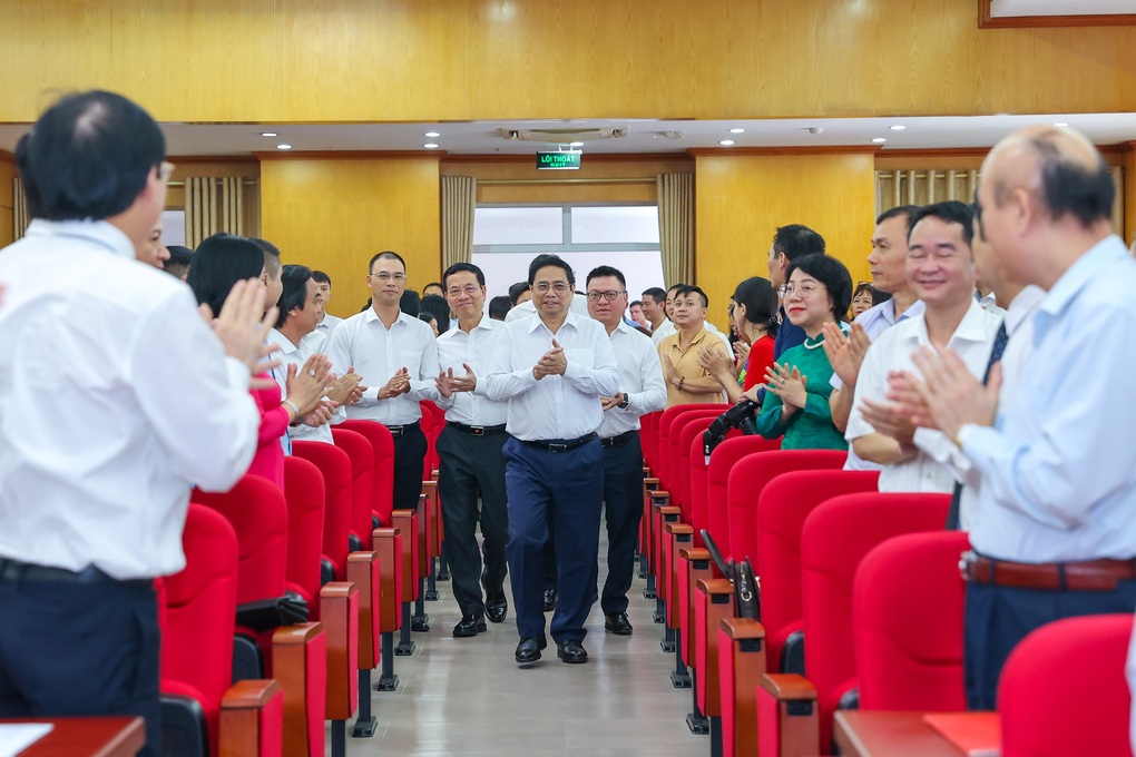 Thủ tướng: Báo chí cần tập trung phát hiện những vấn đề nóng, nhạy cảm - 1 Thủ tướng: Báo chí cần tập trung phát hiện những vấn đề nóng, nhạy cảm - 1