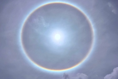 Hào quang mặt trời xuất hiện ở Hà Nam