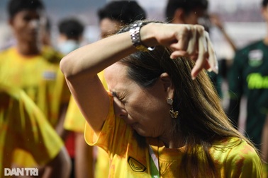 Madam Pang bất lực với tình cảnh khó khăn của U23 Thái Lan