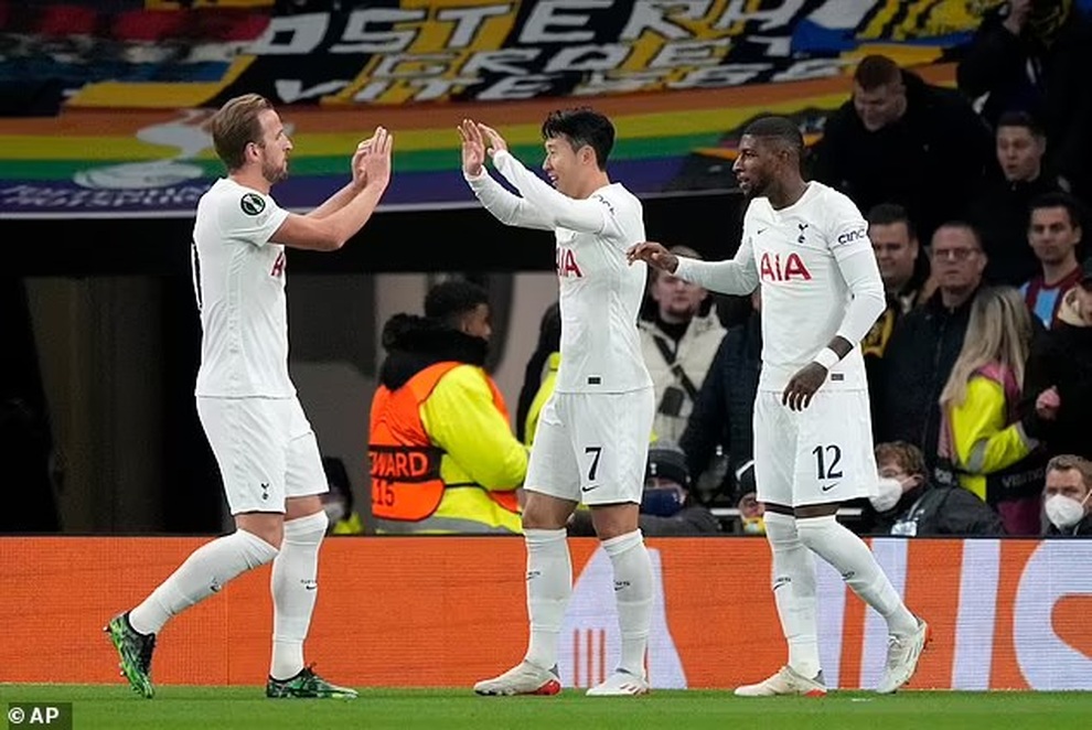 Son Heung Min làm điều chưa từng có ở Tottenham ngày HLV Conte ra mắt - 2 Son Heung Min làm điều chưa từng có ở Tottenham ngày HLV Conte ra mắt - 2