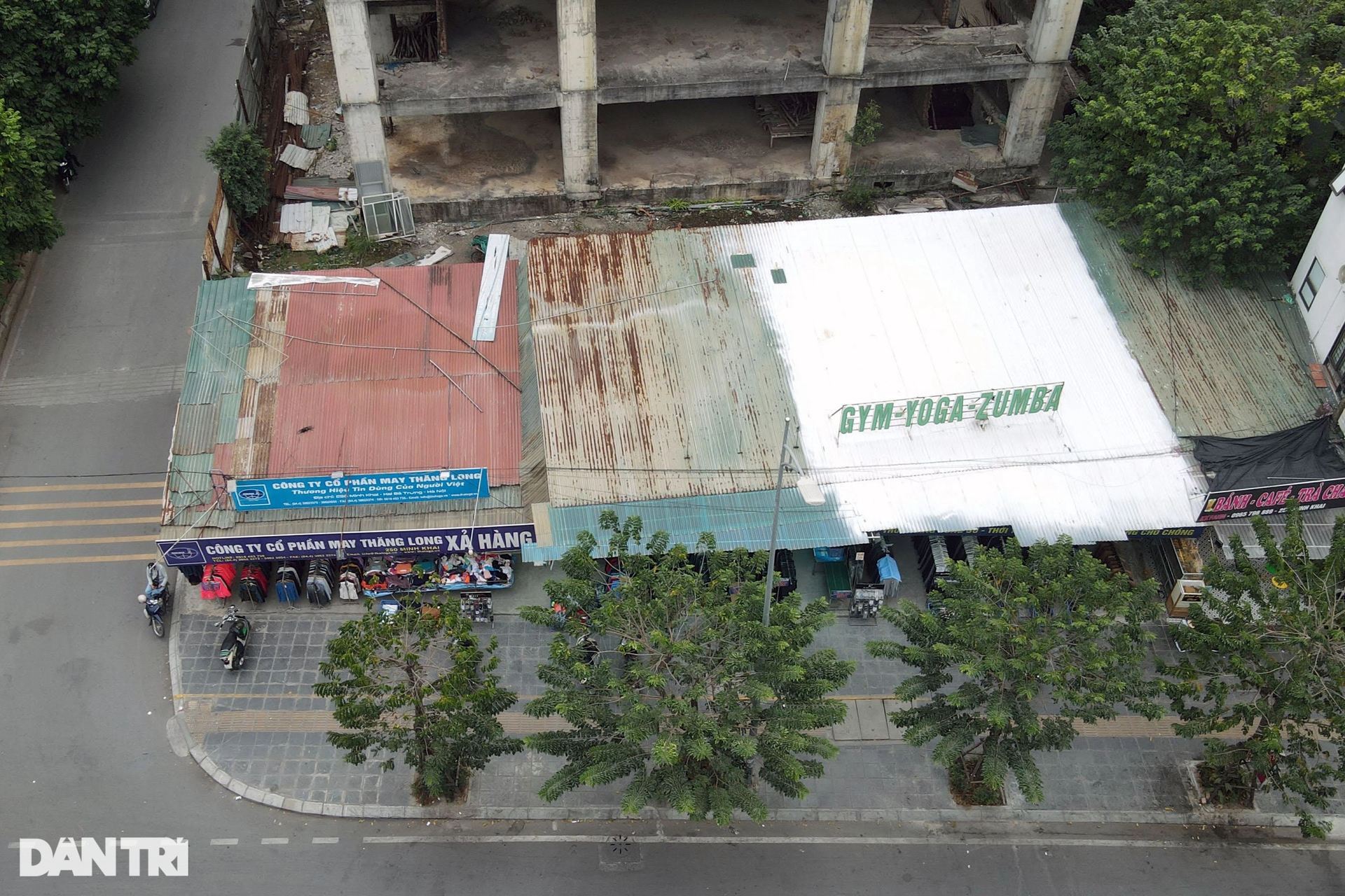 Cao ốc trơ khung hoen gỉ trên đất vàng nhà máy cũ - 8 Cao ốc trơ khung hoen gỉ trên đất vàng nhà máy cũ - 8