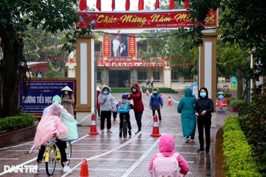 Học sinh trở lại trường, phụ huynh nghỉ làm để tận hưởng "ngày giải phóng"