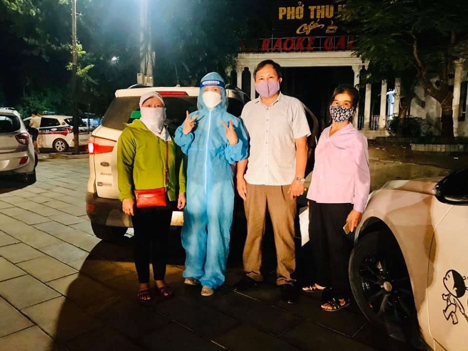 Chuyến xe 0 đồng của những tài xế đặc biệt ở Hà Nội - 13 Chuyến xe 0 đồng của những tài xế đặc biệt ở Hà Nội - 13