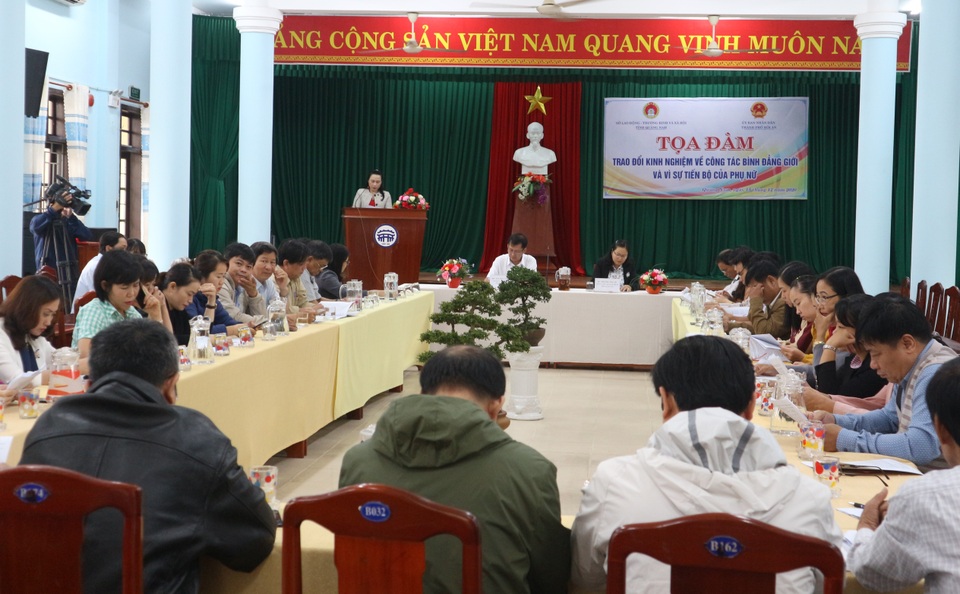 Tỷ lệ nữ cán bộ giữ vai trò lãnh đạo chủ chốt còn thấp - 1