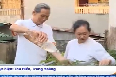 Thán phục cặp đôi U70 đạp xe xuyên Việt