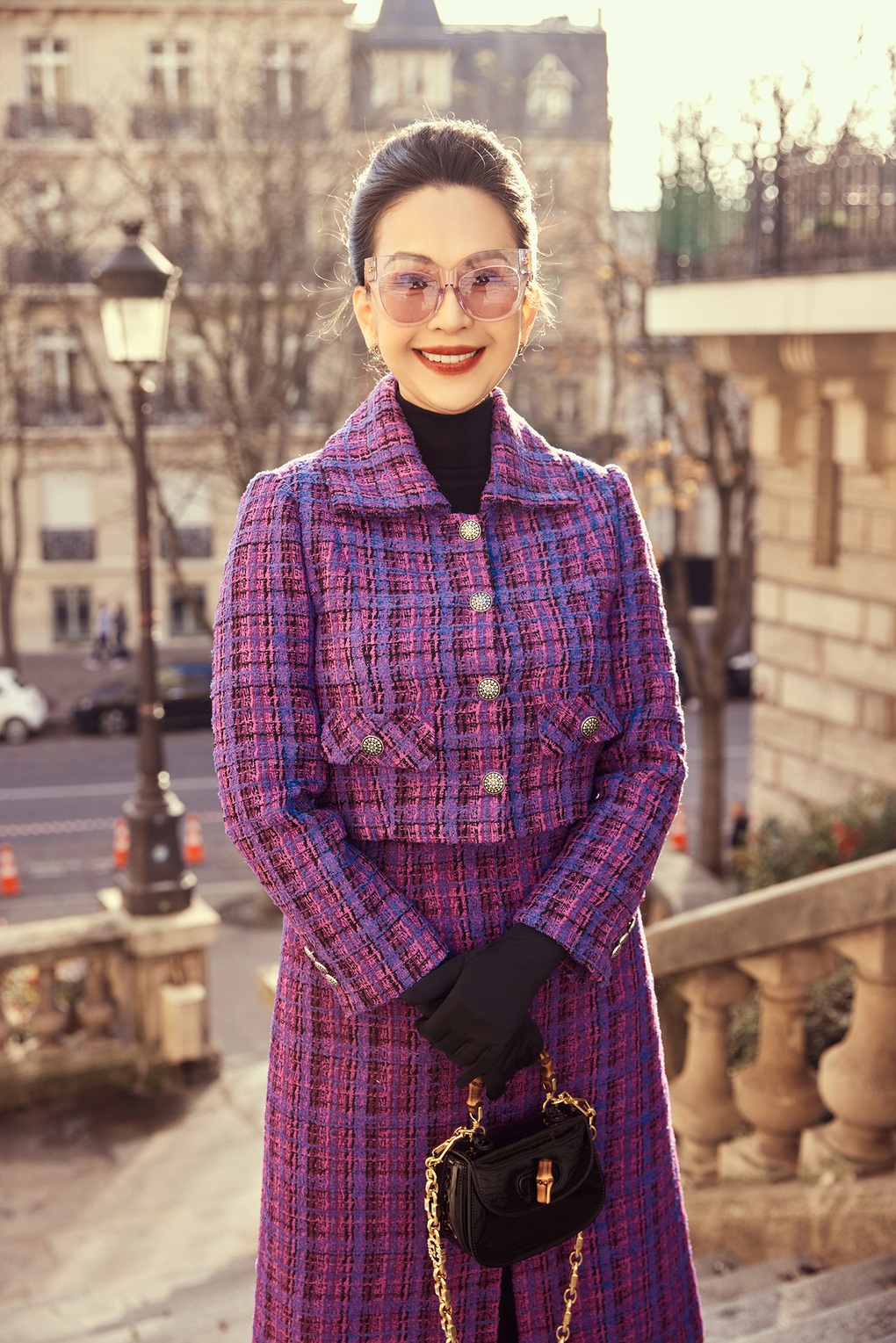 Tuổi 60 của nữ hoàng ảnh lịch Diễm My: Dát hàng hiệu dạo chơi Paris - 6 Tuổi 60 của nữ hoàng ảnh lịch Diễm My: Dát hàng hiệu dạo chơi Paris - 6