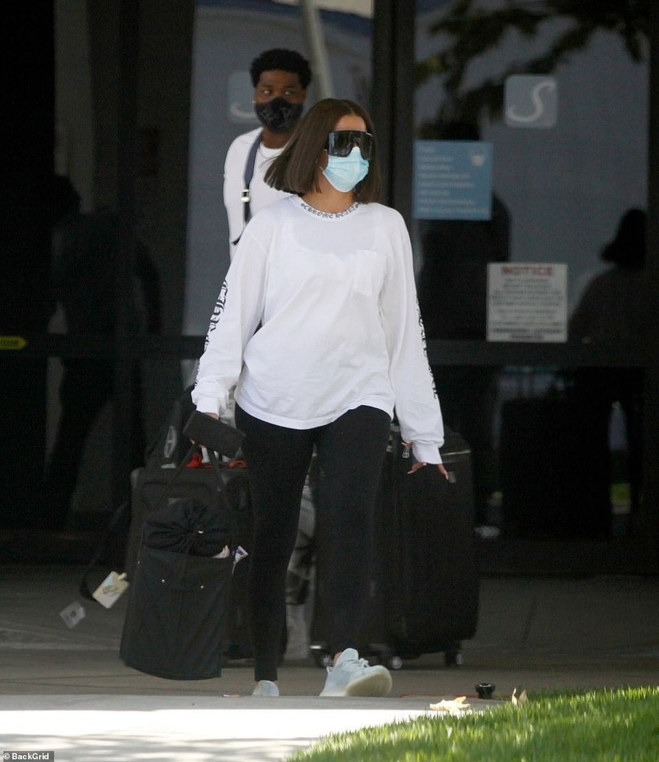 Khloe Kardashian hàn gắn quan hệ với người cũ? - 3 Khloe Kardashian hàn gắn quan hệ với người cũ? - 3