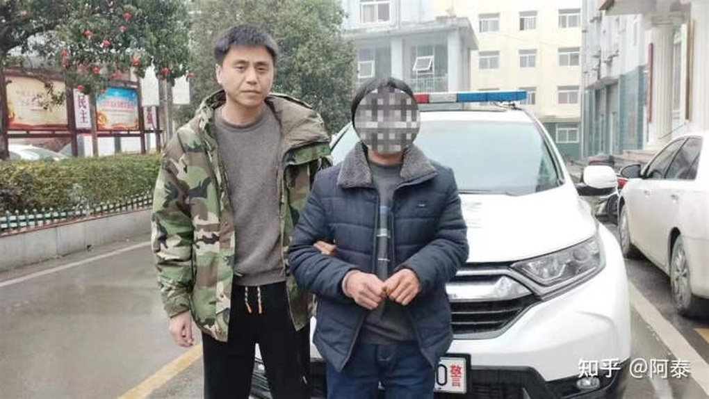 Cướp được chút tiền, người đàn ông trốn biệt ở hang 14 năm vì sợ ngồi tù - 2 Cướp được chút tiền, người đàn ông trốn biệt ở hang 14 năm vì sợ ngồi tù - 2