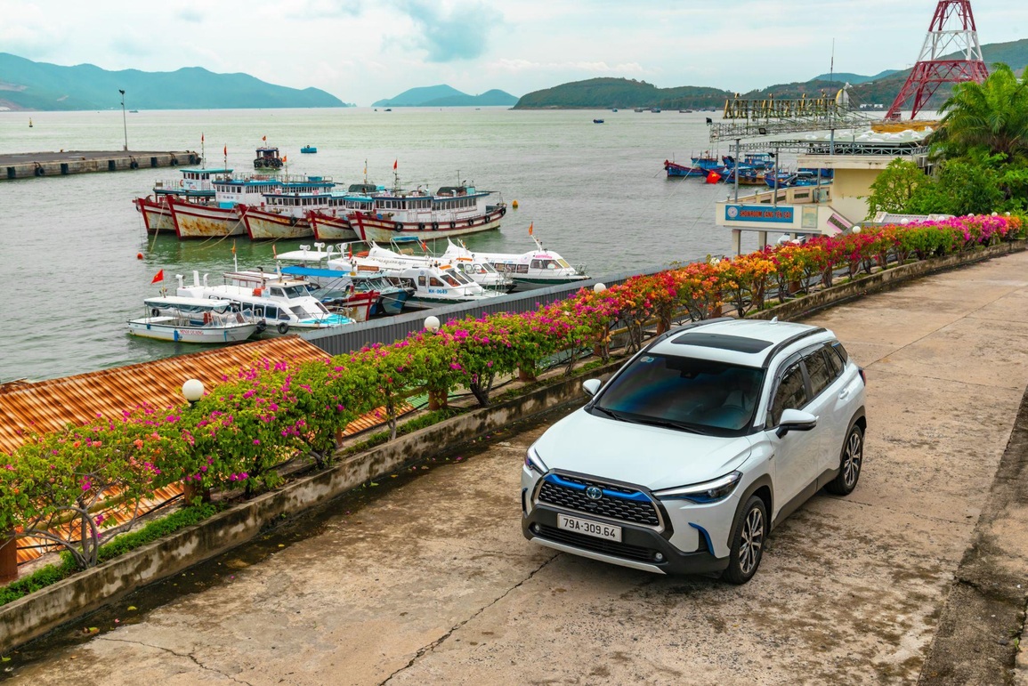Là dòng ô tô tiết kiệm xăng nhất Việt Nam nhưng lái xe hybrid liệu có phức tạp? - 4 Là dòng ô tô tiết kiệm xăng nhất Việt Nam nhưng lái xe hybrid liệu có phức tạp? - 4