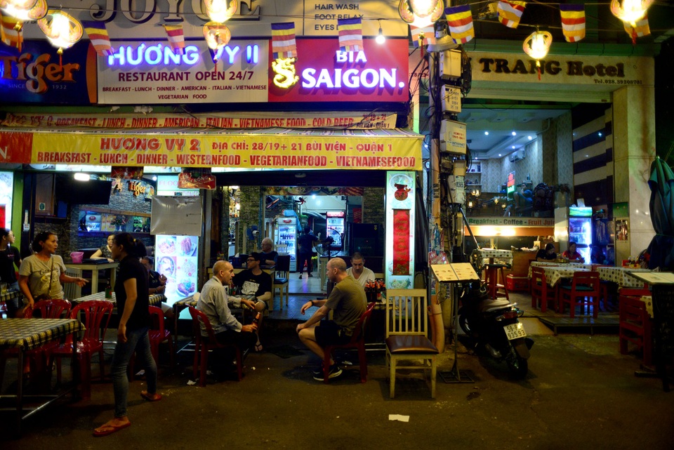 Phố Bùi Viện ế ẩm.jpg Phố Bùi Viện ế ẩm.jpg