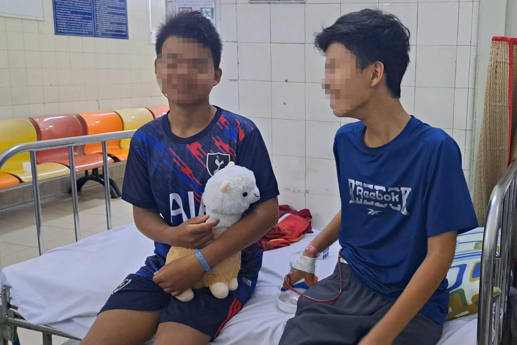 Bất ngờ kết quả xét nghiệm mẫu chả lụa bệnh nhân ngộ độc botulinum đã ăn - 2 Bất ngờ kết quả xét nghiệm mẫu chả lụa bệnh nhân ngộ độc botulinum đã ăn - 2