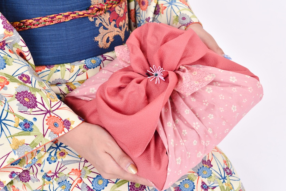 Nét tinh tế trong nghệ thuật gói quà Furoshiki Nhật Bản - 1 Nét tinh tế trong nghệ thuật gói quà Furoshiki Nhật Bản - 1