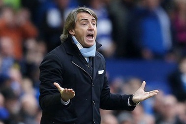 Thất vọng vì Man City thua trận, Mancini bỏ họp báo