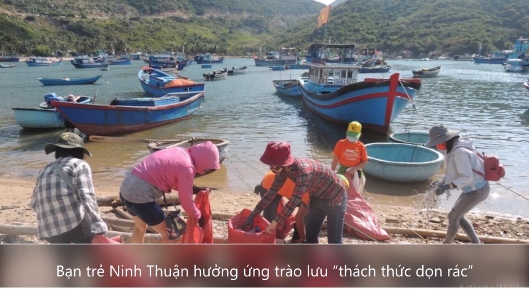 Bạn trẻ Ninh Thuận hưởng ứng trào lưu “thách thức dọn rác”