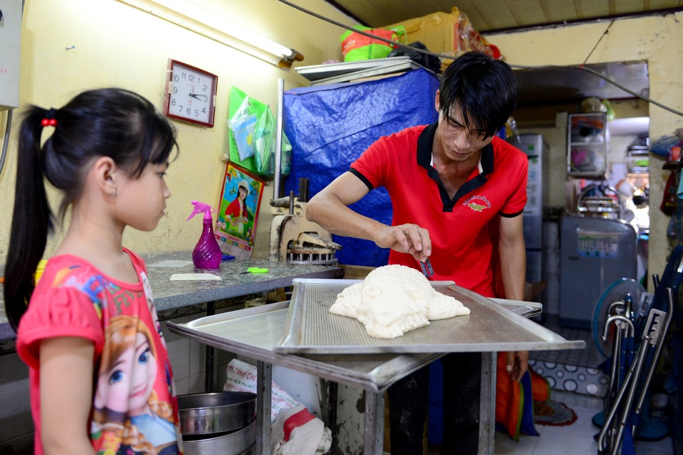 Chàng trai Sài Gòn chuyên làm bánh mì cá sấu, ngựa khổng lồ - 7 Chàng trai Sài Gòn chuyên làm bánh mì cá sấu, ngựa khổng lồ - 7