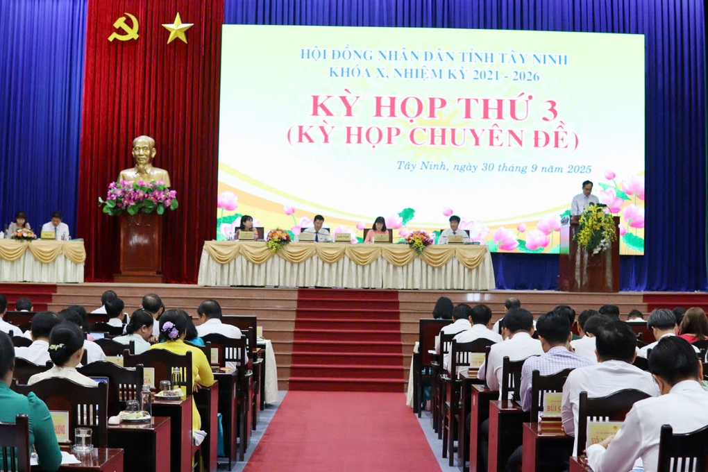 Tây Ninh hỗ trợ 5 triệu đồng/tháng cho cán bộ đi làm xa sau sáp nhập - 2 Tây Ninh hỗ trợ 5 triệu đồng/tháng cho cán bộ đi làm xa sau sáp nhập - 2