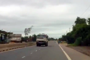 Thêm một vụ lái xe ngược chiều trên quốc lộ