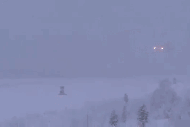 Máy bay Tu-22M3 của Nga cắm đầu tóe lửa, gẫy đôi trên đường băng