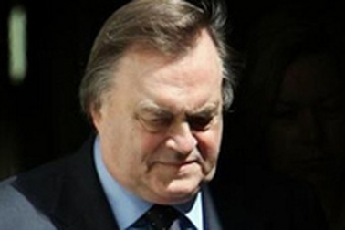 Phó thủ tướng Anh bị điều tra vì bê bối ái tình